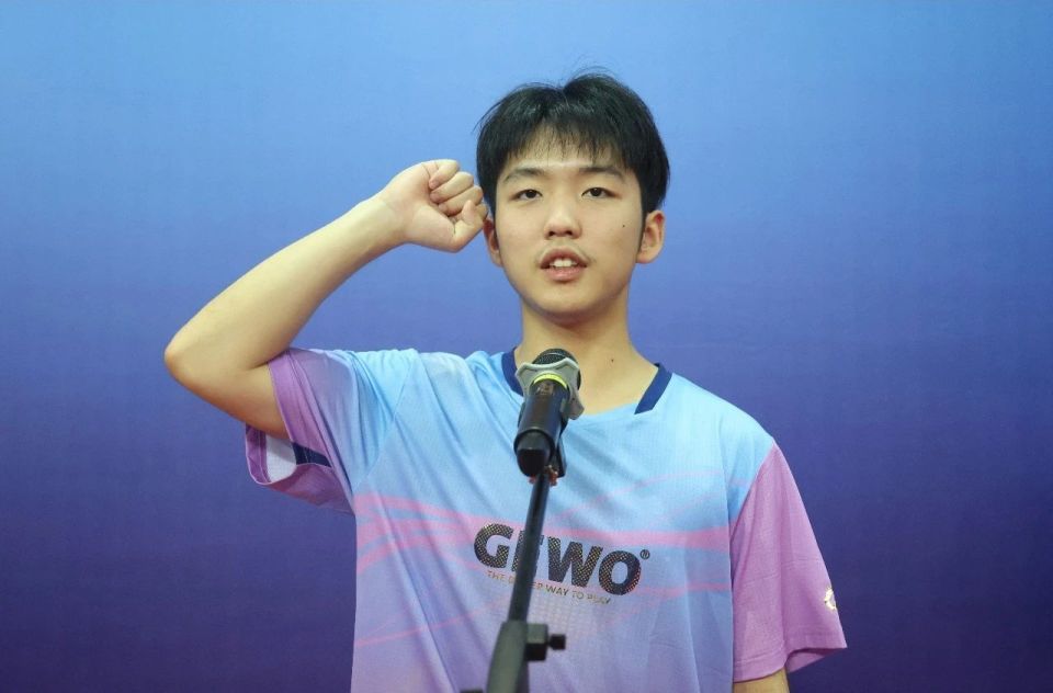 生运动员们, JFl