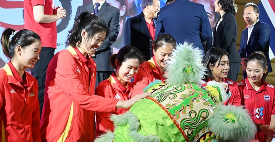 两国人民的, 体育交流的