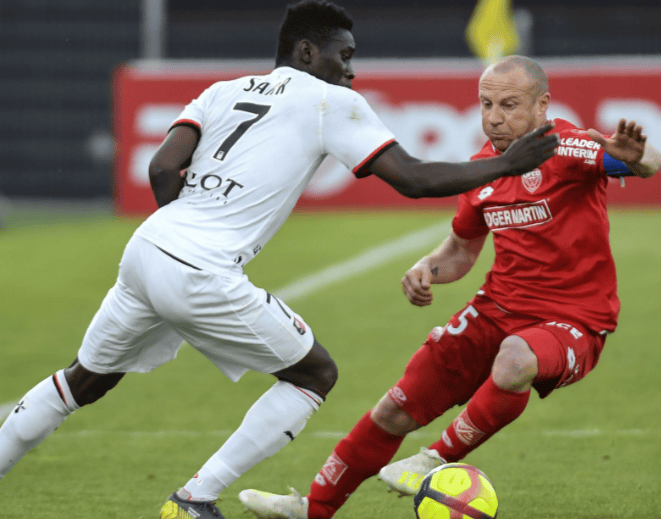 积累经验, de, 球队的边路