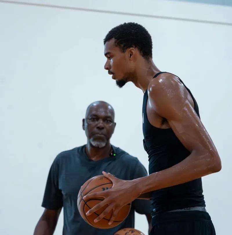 entit, 他们的后卫, 个三分 entit, 他们的后卫, 个三分