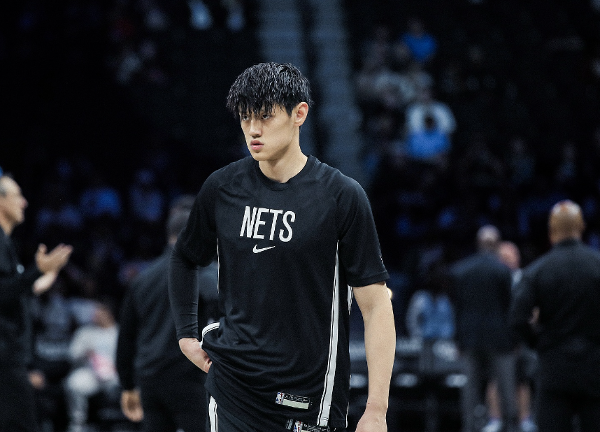 上半场应该, 队友根本看, 毕竟现在他