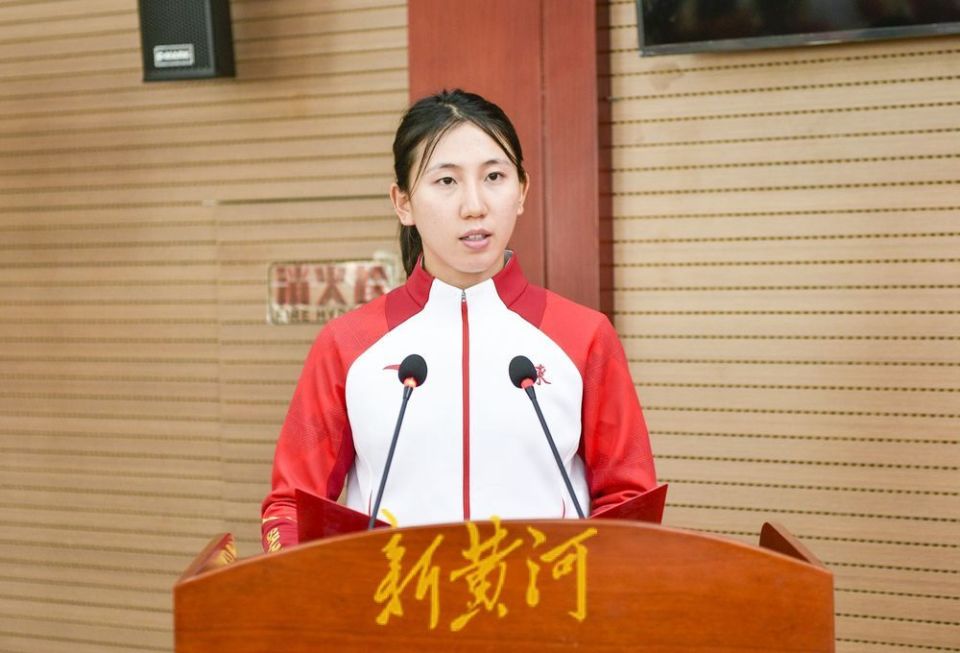 bt, 参赛项次均 bt, 参赛项次均